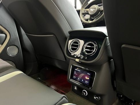 Used 2023 Bentley Bentayga Speed image 35