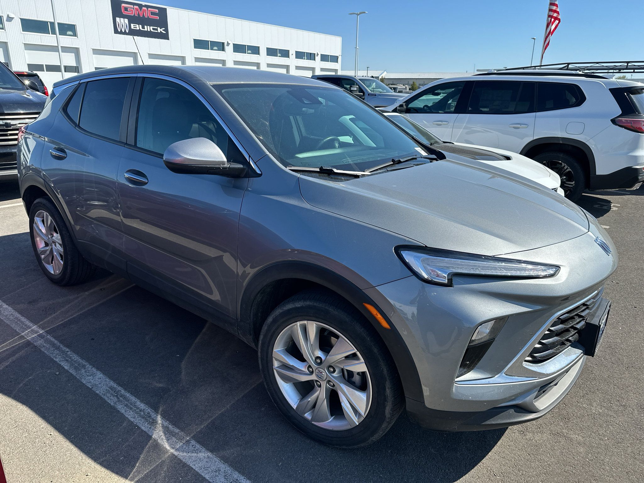 Used 2024 Buick Encore GX Preferred w/ Comfort Package AWD/4WD image 2