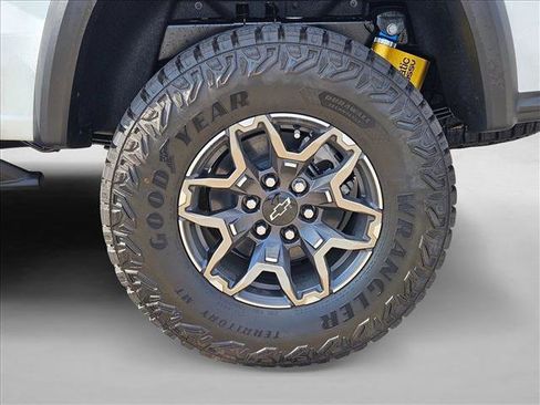 New 2026 Chevrolet Colorado ZR2 w/ Technology Package AWD/4WD image 10