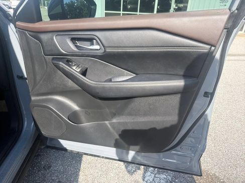 Used 2023 Nissan Rogue SL FWD image 23