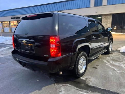 Used 2007 Chevrolet Suburban LT w/ LT Preferred Equipment Group image 5