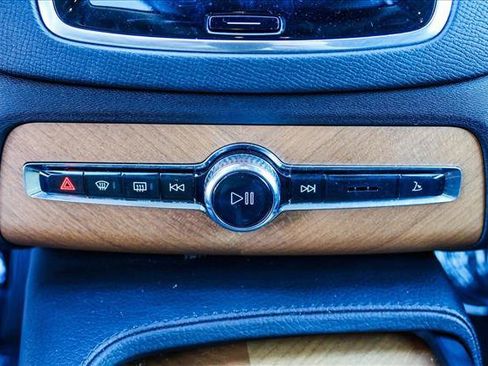 Used 2022 Volvo XC90 T8 Inscription Expression w/ Climate Package image 21