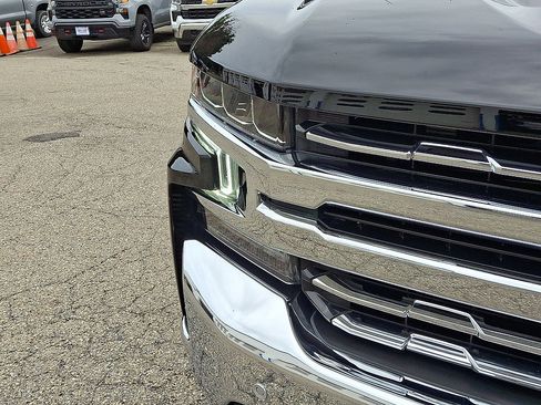 Certified 2021 Chevrolet Silverado 1500 LTZ w/ Technology Package AWD/4WD image 28