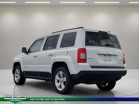 Used 2013 Jeep Patriot Latitude w/ Sun/Sound Group AWD/4WD image 6