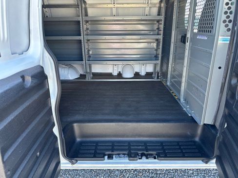 Used 2020 Chevrolet Express 2500 RWD image 20