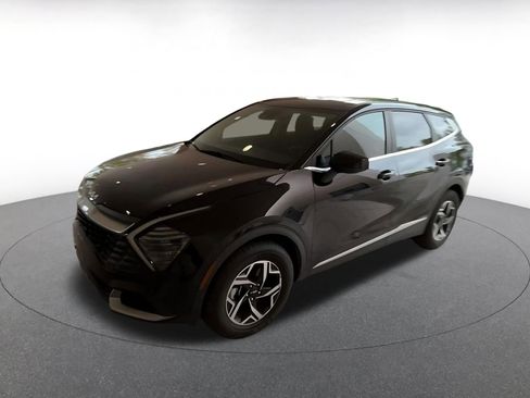 Used 2025 Kia Sportage LX image 7