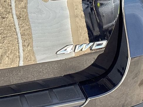 Used 2021 Ford Explorer XLT w/ Equipment Group 202A image 15