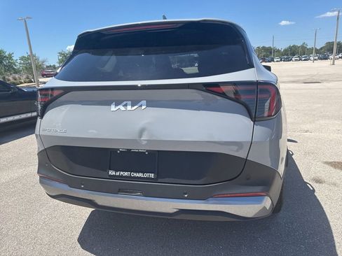 Certified 2026 Kia Sportage EX FWD image 4