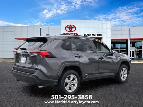 Used 2021 Toyota RAV4 LE AWD/4WD image 5