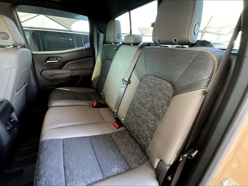 Used 2024 Chevrolet Colorado ZR2 w/ Technology Package image 20