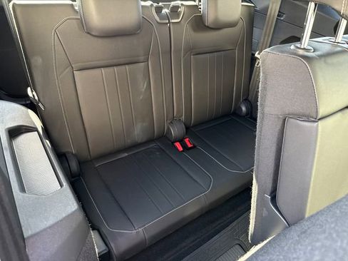 Certified 2023 Volkswagen Tiguan SE R-Line image 25