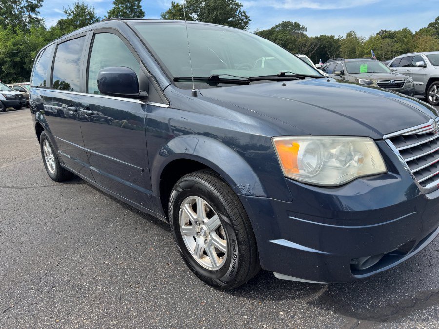 Used 2008 Chrysler Town & Country Touring FWD image 12