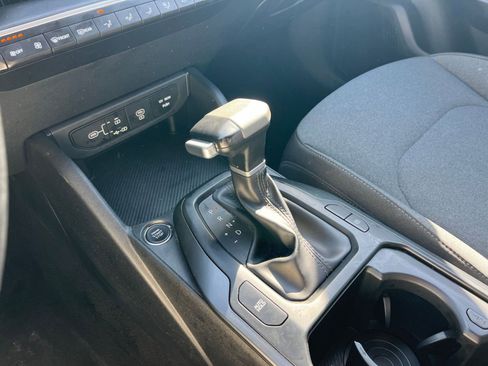 Used 2025 Kia K4 LXS image 41