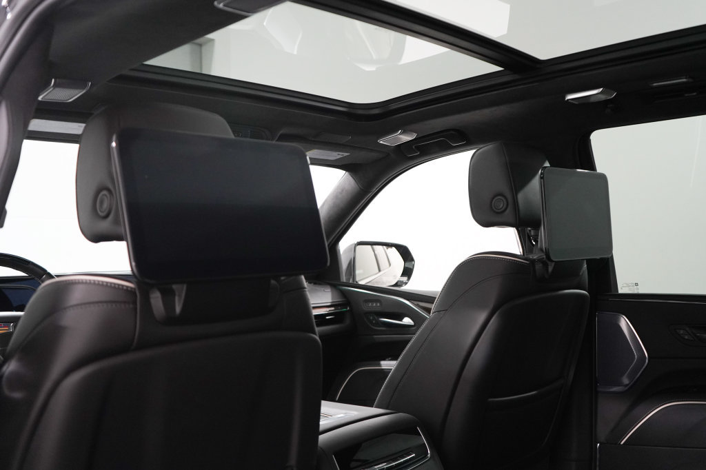 Used 2023 Cadillac Escalade Premium Luxury Platinum w/ LPO, Floor Liner Package AWD/4WD image 18