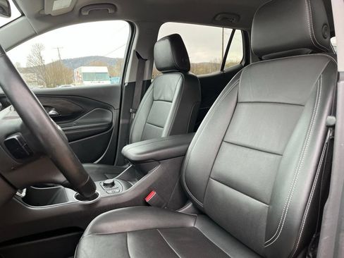 Used 2024 GMC Terrain SLT AWD/4WD image 9