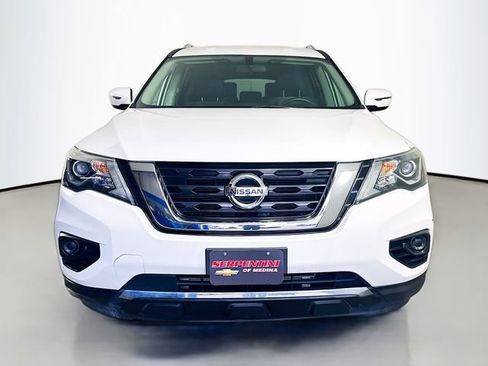 Used 2017 Nissan Pathfinder S image 4