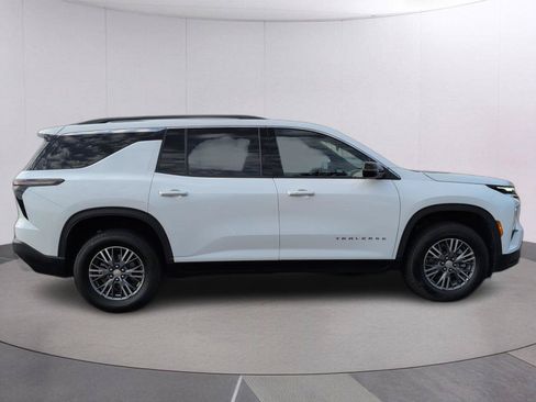 Used 2025 Chevrolet Traverse LT AWD/4WD image 6