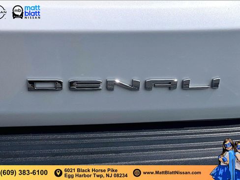 Used 2023 GMC Yukon Denali Ultimate AWD/4WD image 7
