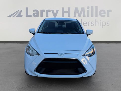 Used 2017 Toyota Yaris iA image 8