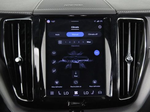 Used 2022 Volvo XC60 B5 R-Design w/ Protection Package Premier FWD image 7