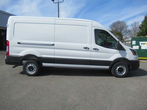 New 2026 Ford Transit 250 148 Medium Roof RWD image 4
