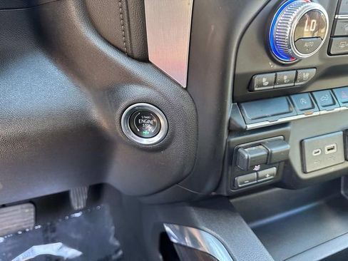 Used 2021 GMC Sierra 1500 SLT image 29