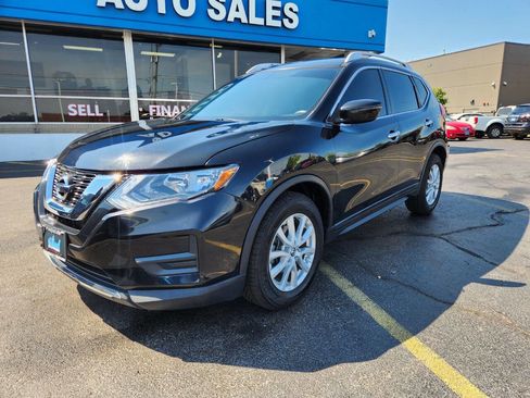 Used 2017 Nissan Rogue SV image 4