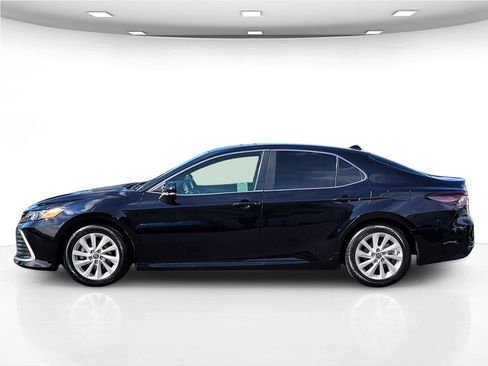 Used 2023 Toyota Camry LE w/ Convenience Package FWD image 9