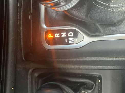 Used 2020 Jeep Wrangler Unlimited Sahara AWD/4WD image 29