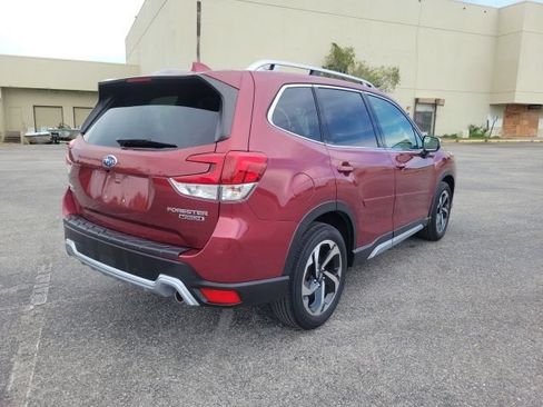Used 2022 Subaru Forester Touring AWD/4WD image 5