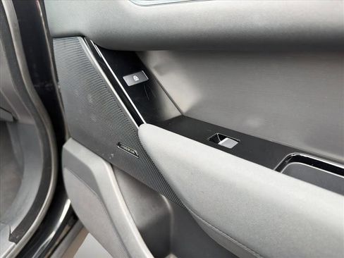 Used 2025 Land Rover Range Rover Velar Dynamic SE image 28