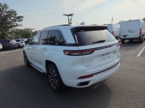 Used 2022 Jeep Grand Cherokee Overland AWD/4WD image 5
