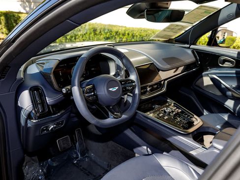 Used 2025 Aston Martin DBX 707 image 52