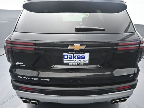 Used 2024 Chevrolet Traverse LT image 33
