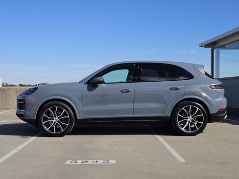 Certified 2025 Porsche Cayenne image 2