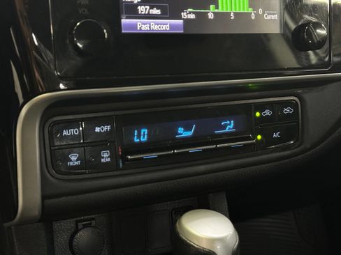 Used 2017 Toyota Corolla LE FWD image 17