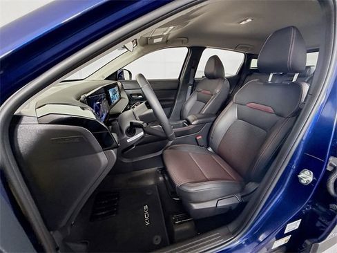 Certified 2025 Nissan Kicks SR image 5