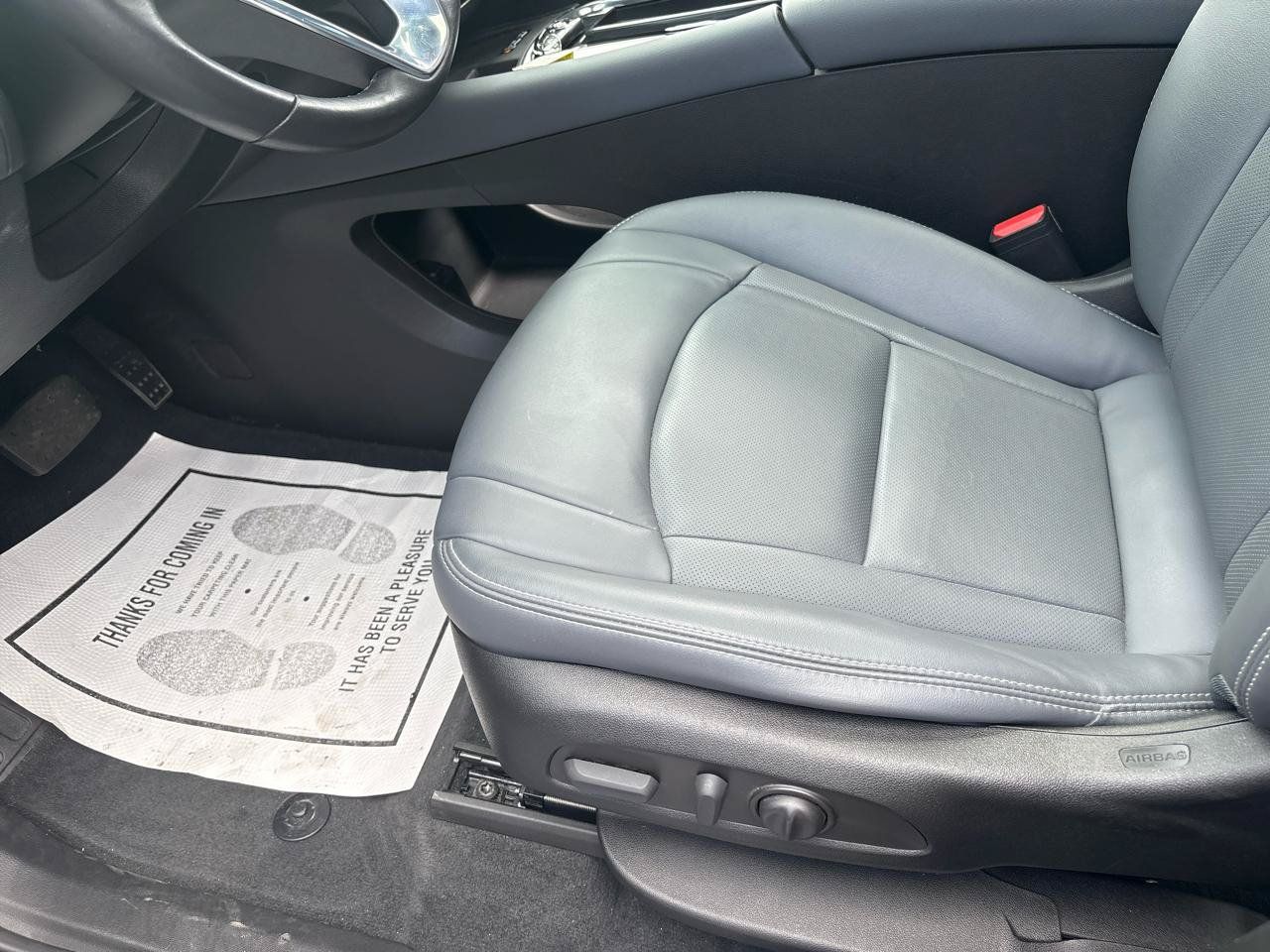 Used 2023 Buick Enclave Essence w/ Experience Buick Package FWD image 8