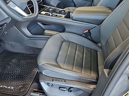New 2026 Volkswagen Atlas Cross Sport SEL AWD/4WD image 28