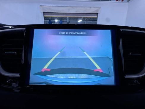 Used 2026 Chrysler Pacifica Select FWD image 29