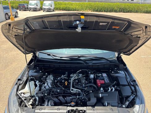 Used 2025 Nissan Altima 2.5 SV FWD image 31