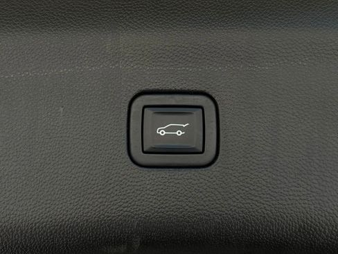 Used 2023 Buick Enclave Avenir w/ Avenir Technology Package image 20