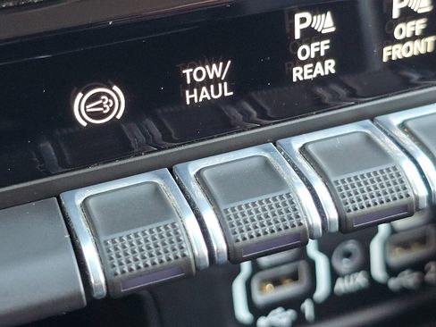 Used 2023 RAM 2500 Laramie AWD/4WD image 40