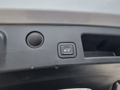 Used 2025 Chevrolet Equinox RS AWD/4WD image 10