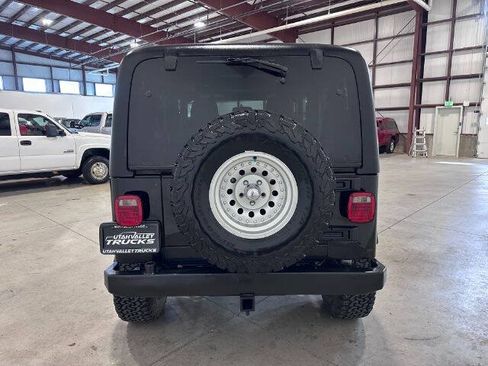 Used 2006 Jeep Wrangler Unlimited Rubicon AWD/4WD image 8