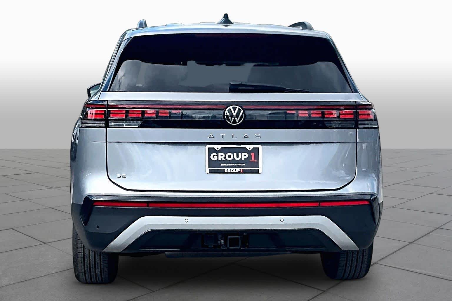 New 2027 Volkswagen Atlas SE FWD image 4