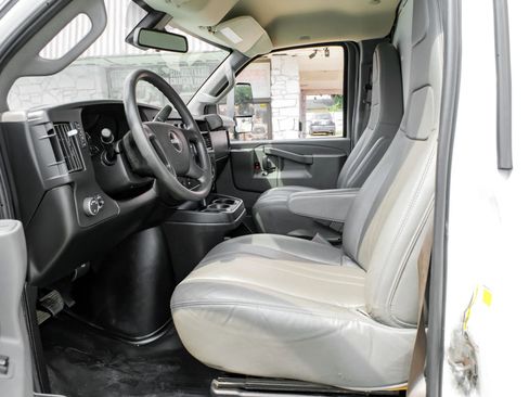 Used 2019 GMC Savana 3500 Van Cab-Chassis 2D w/ Power Convenience Package image 4