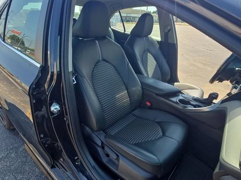 Used 2022 Toyota Camry SE FWD image 23