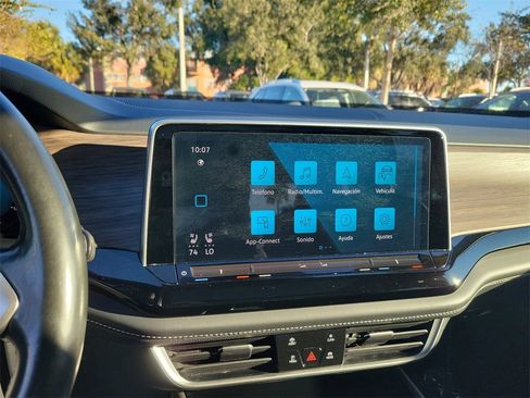 Certified 2024 Volkswagen Atlas SEL Premium R-Line image 22