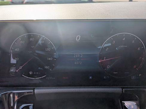 Used 2025 Mercedes-Benz GLA 250 4MATIC image 16